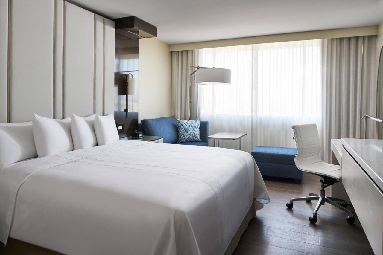 Irvine Marriott Hotel Bagian luar foto
