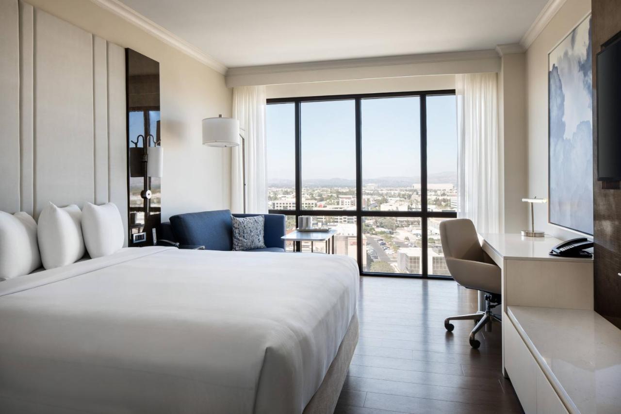 Irvine Marriott Hotel Bagian luar foto