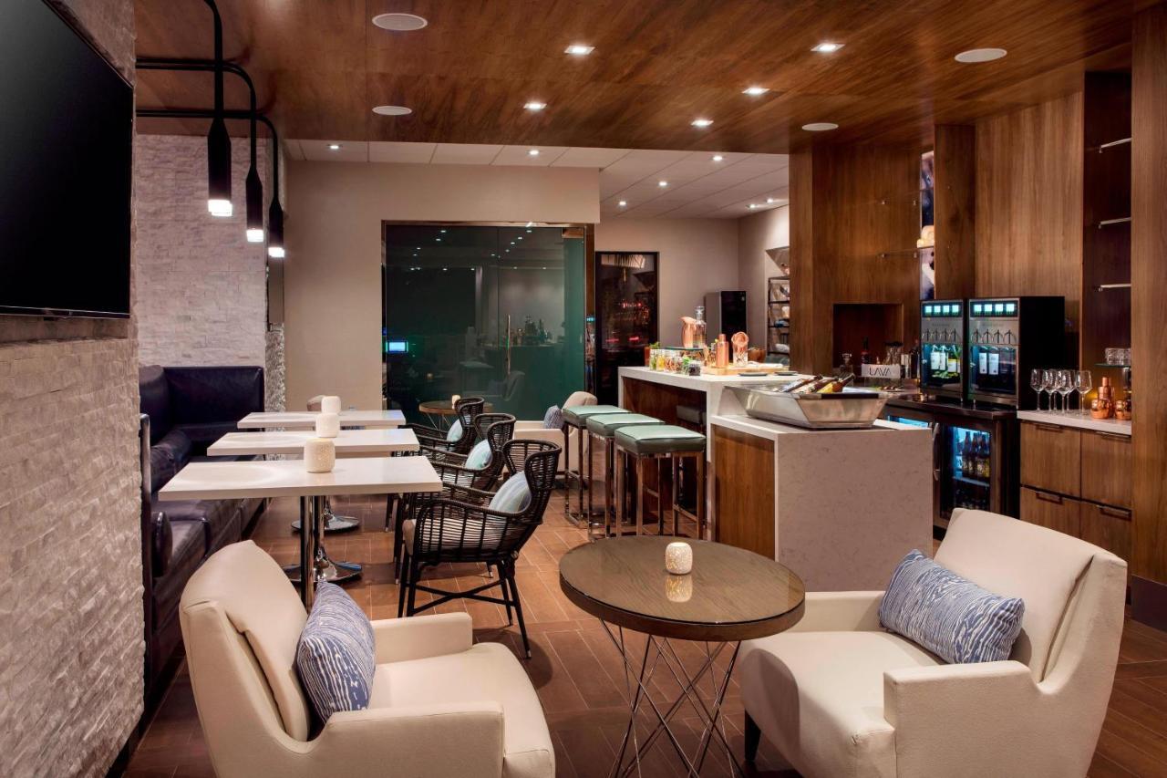Irvine Marriott Hotel Bagian luar foto