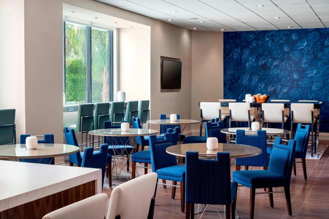 Irvine Marriott Hotel Bagian luar foto