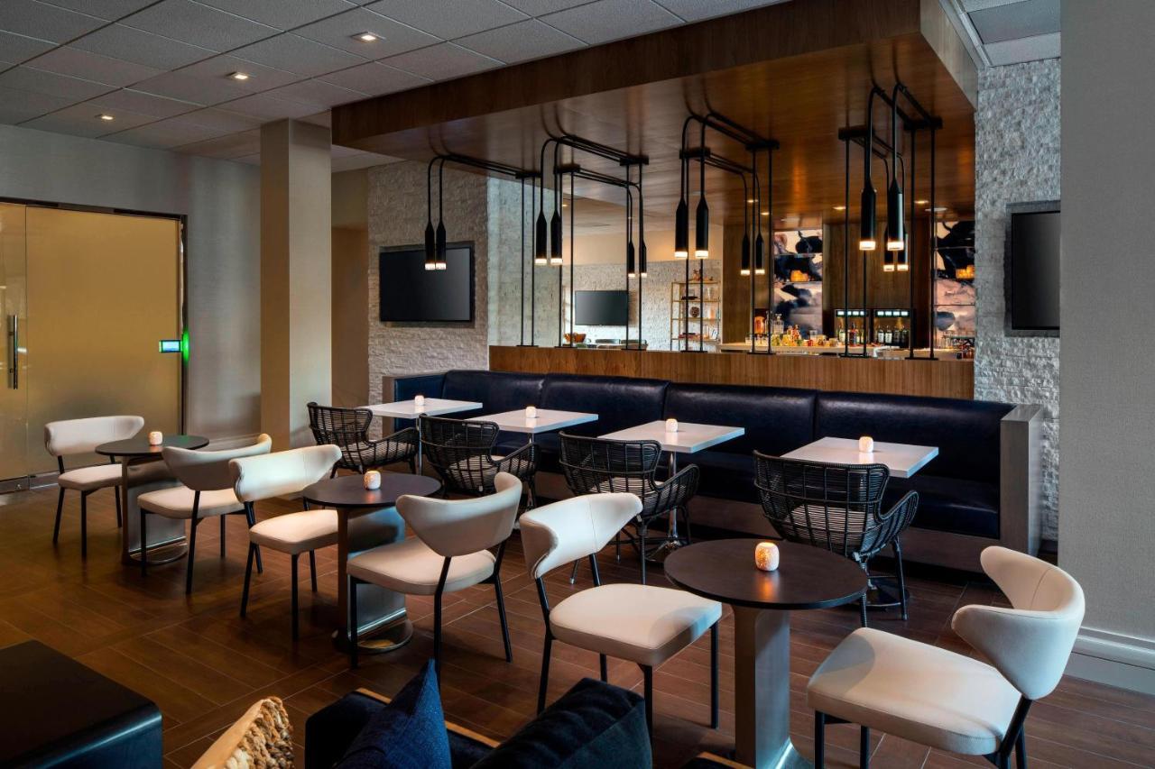 Irvine Marriott Hotel Bagian luar foto