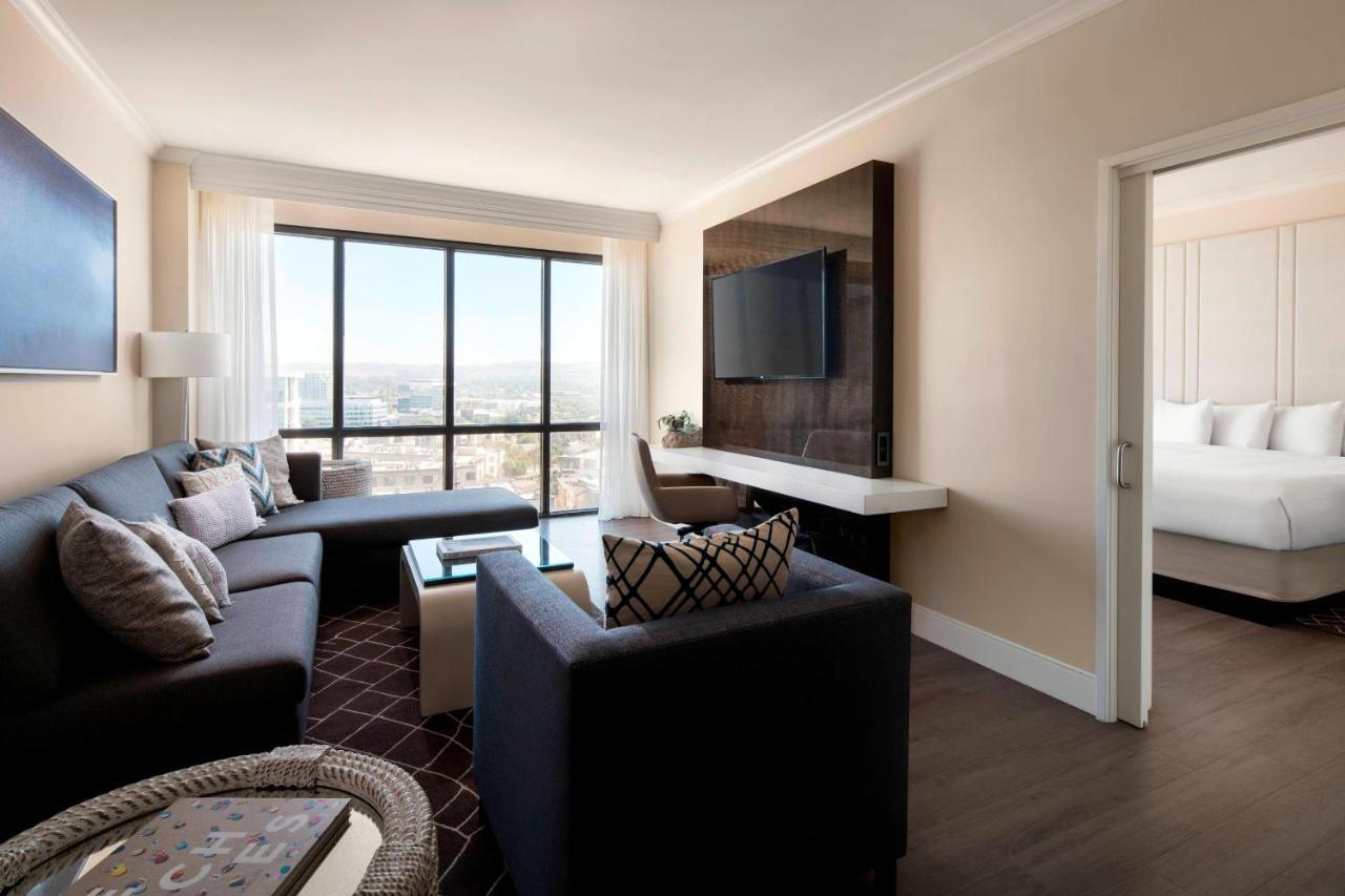 Irvine Marriott Hotel Bagian luar foto