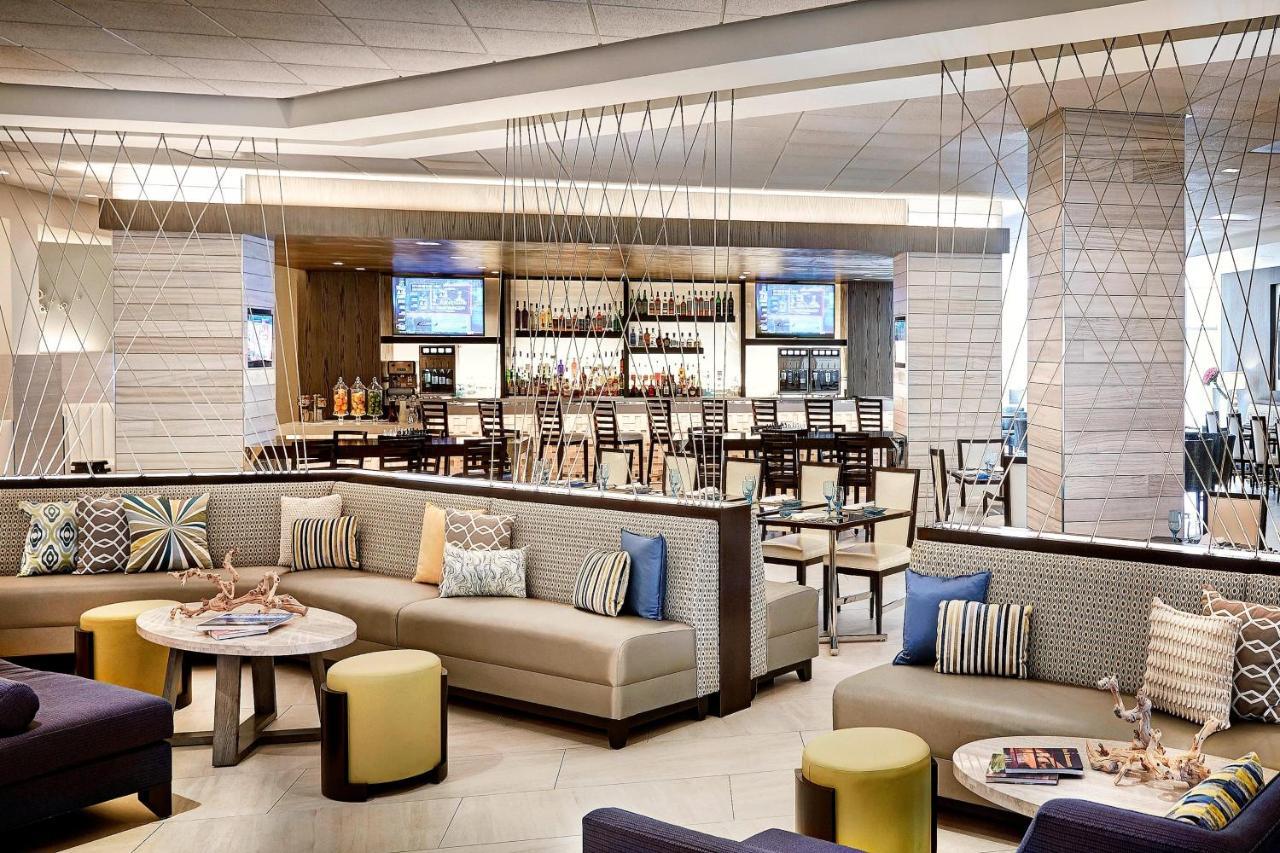Irvine Marriott Hotel Bagian luar foto