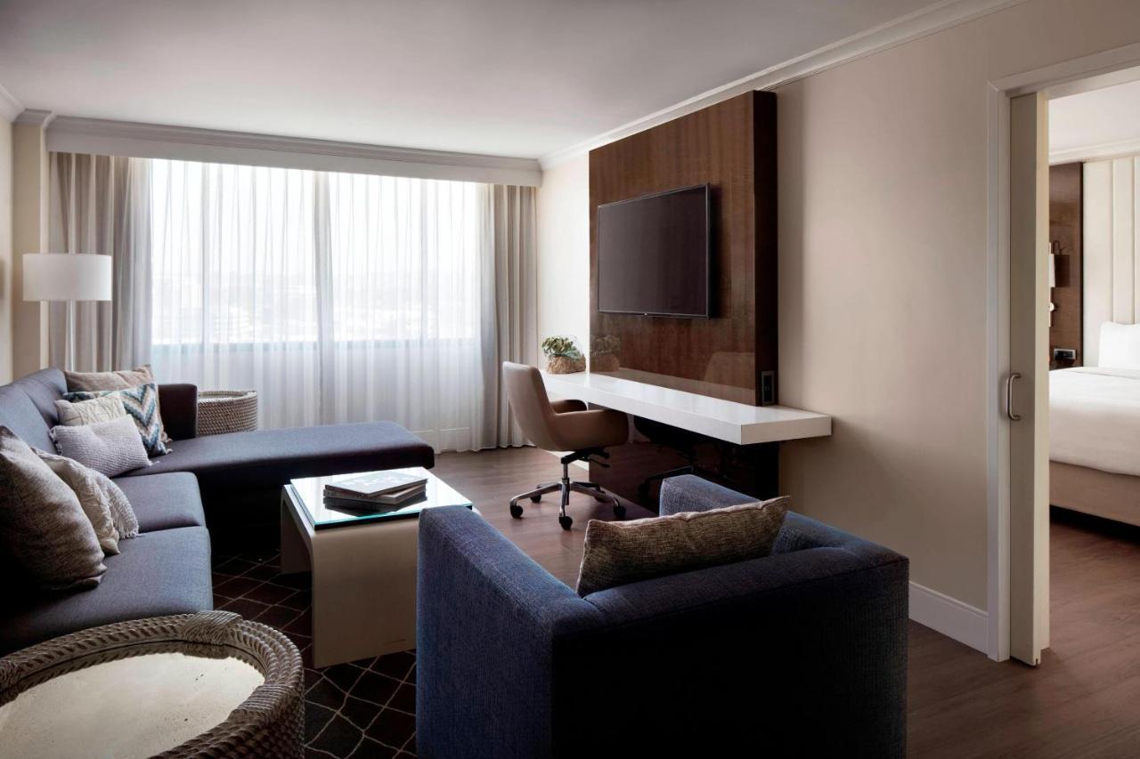 Irvine Marriott Hotel Bagian luar foto