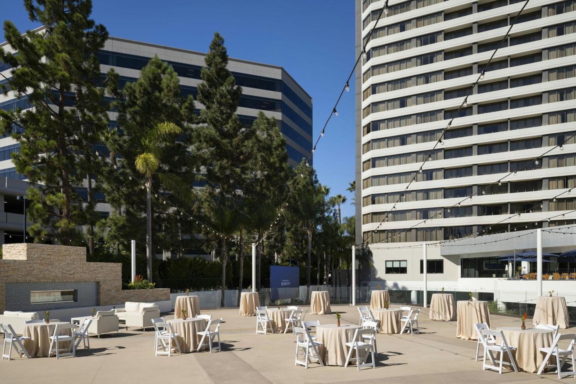 Irvine Marriott Hotel Bagian luar foto