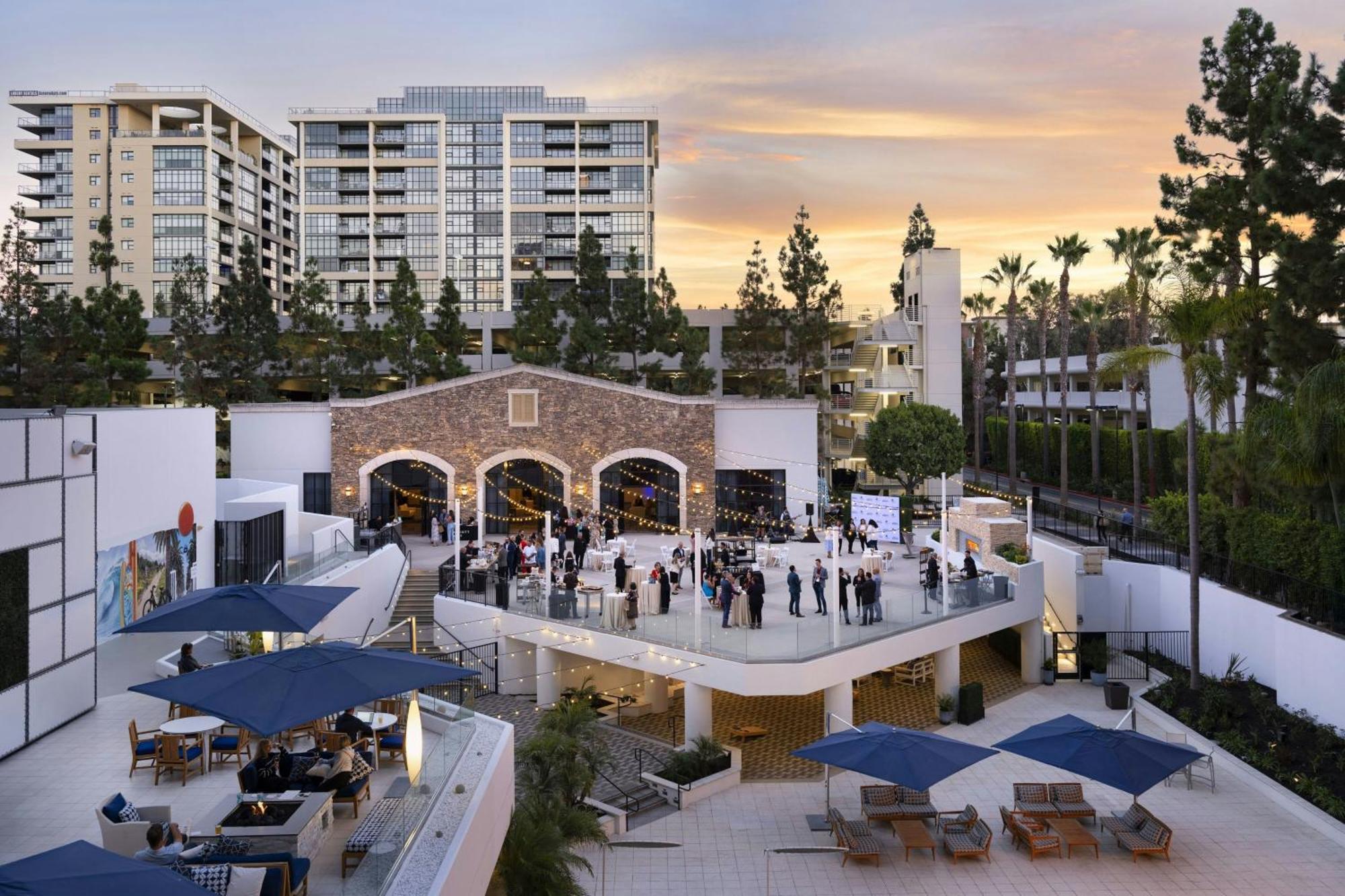 Irvine Marriott Hotel Bagian luar foto