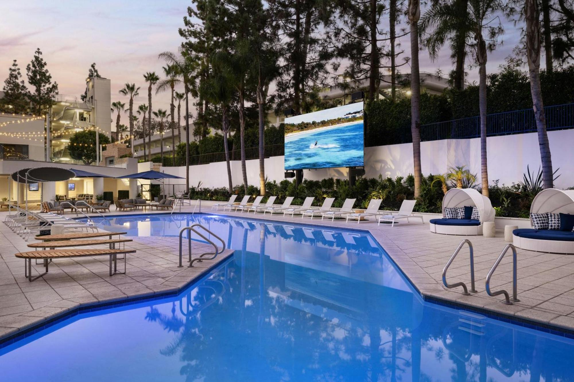 Irvine Marriott Hotel Bagian luar foto