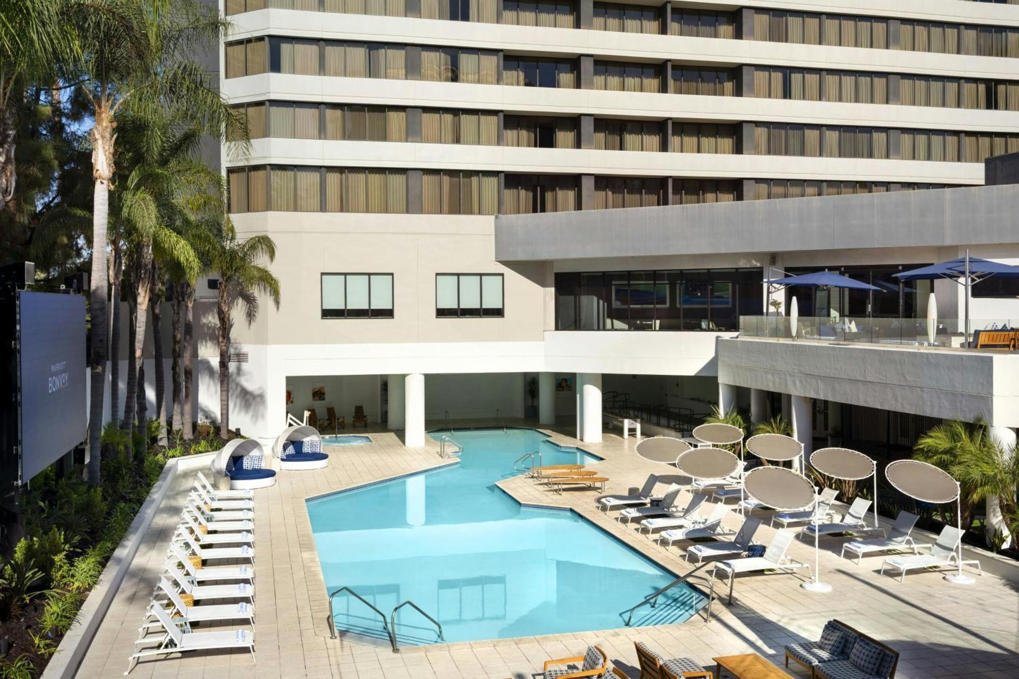 Irvine Marriott Hotel Bagian luar foto