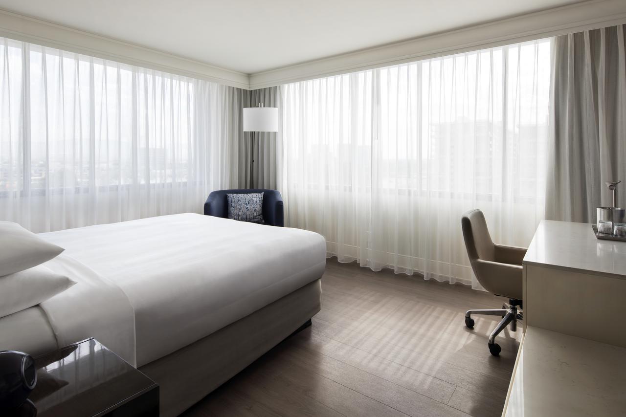 Irvine Marriott Hotel Bagian luar foto